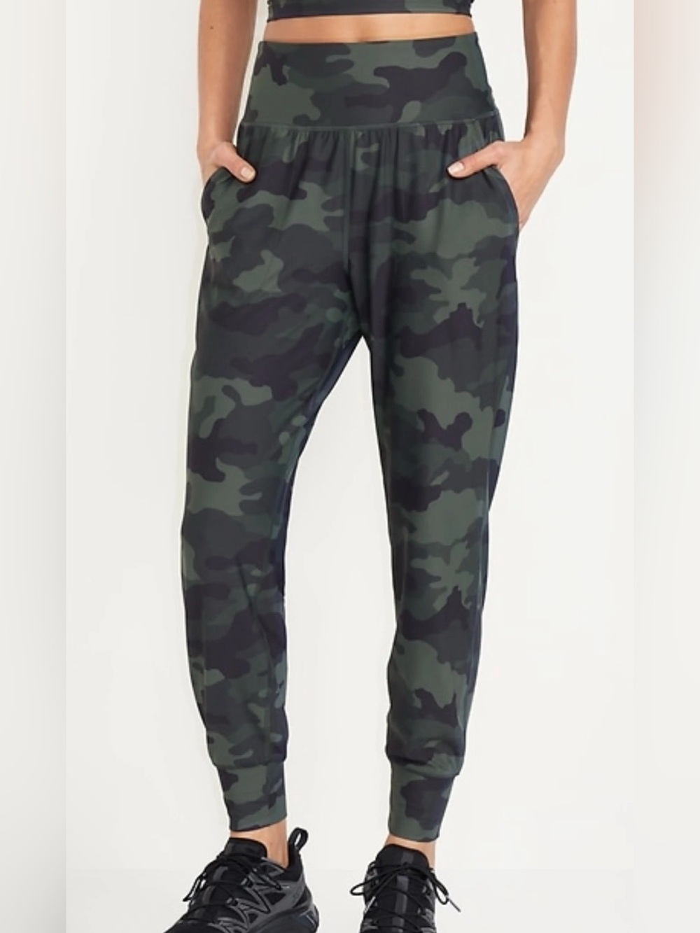 OLD NAVY Women’s Dark Green Camo High Waist Joggers